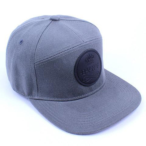 FEATURE PRODUCT // DELUXE SNAPBACK